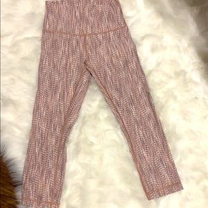 Lululemon Wunder under crops